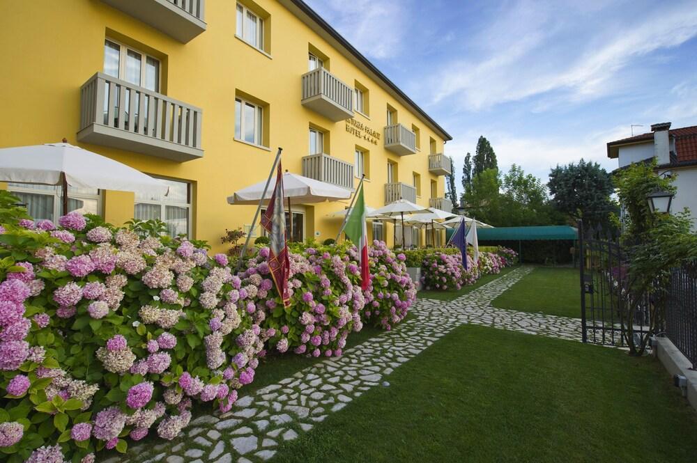Hotel Viktoria Palace 4*
